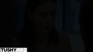 Lana Rhoades seggét egy csoki csávó kúrja