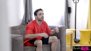 A szexy tini csajszi tv nézés helyzett szopna