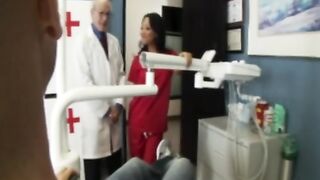 Asa Akira és a doktor kék eres