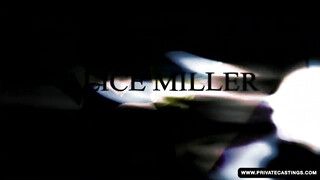 Alice Miller rendesen meghágva minden irányból