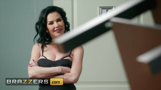 Brazzers - Veronica Avluv hátsója megkúrelva
