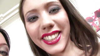 Legalporno - Alysa és Aspen popóba tolva