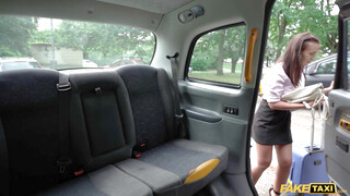 Fake Taxi  - Méretes cickós fiatal kisasszony megrakva