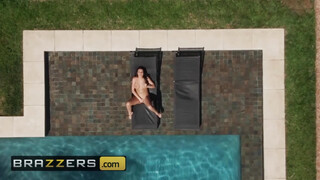 BRAZZERS - Jolee Love a méretes tőgyes fiatal hölgyemény