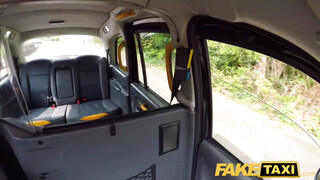Fake Taxi - Barbie Sins popsiba rakva