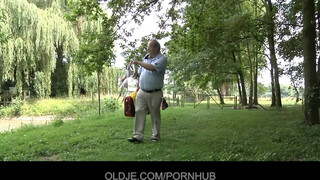 Oldje - Öreg srác dugja a tini kis csajt
