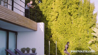 Private.com - Talia Mint a szomszéd krapekkal szexel