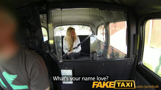 FakeTaxi szőrös muffos vörös hölgyemény