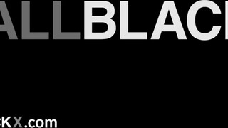 AllBlackX - Cecilia Lion a izgató szőrös pinás tini