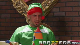 BRAZZERS - Cosplayes manus keféli a milfeket