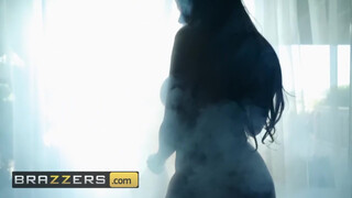 Brazzers - formás formás seggű hölgyemény a fürdőkádban