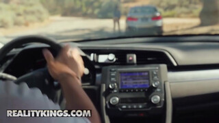 Reality Kings - Aria Lee rámászik a bmw-s srác faszára