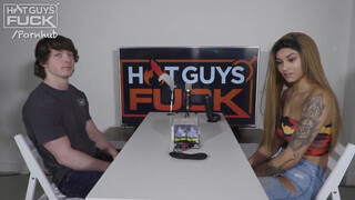 Brazil tini spiné és a sportos csávó - Hot Guys Fuck