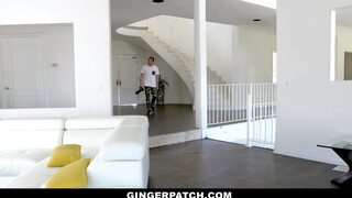 GingerPatch - a vörös kicsike édest megbassza a fotós