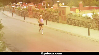 OyeLoca - Blondie Fesser a méretes csöcsű spanyol