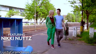 LustyGrandmas - 55 éves háziasszony és a tini hapsi