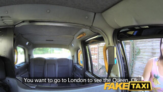 FakeTaxi - Latina nőci kefél a taxissal
