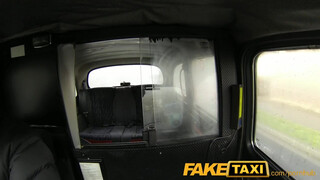 FakeTaxi - Világos Szőke méretes seggű bige megrakva
