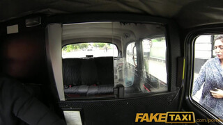 FakeTaxi - méretes mellű spiné nem akar fizetni