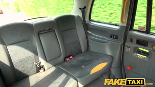 Fake Taxi - Rhiannon Ryder pélót akar a análjába