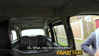 FakeTaxi - cseh csaj széttárja a lábait és mindent enged