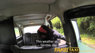 FakeTaxi - latin kisasszony hátsó bejáratba kefélve
