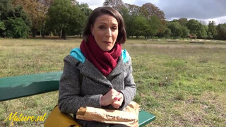 Francia házastárs hátsó bejáratba rakva