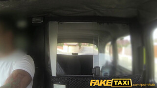 FakeTaxi - spriccelős puncijú prágai spiné