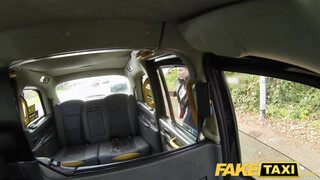 Fake Taxi - Skót csöcsös bige kinyalva