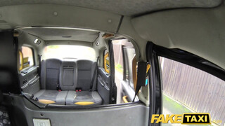 Fake Taxi - Rina Ellis a gyönyörű sulis hölgyemény