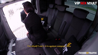 FuckedInTraffic - Jocelyne bombázó cseh picsa és a sofőr