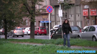 PublicAgent - Óriás kannás cseh picsa