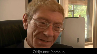Vén pöcs és a fiatal titkárnője