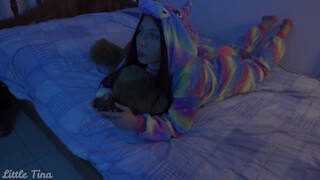 Gamer latina lány análba tolva