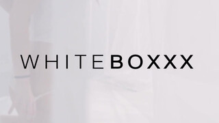 WhiteBoxxx - izgató világos szőke csaj reggel akar baszni