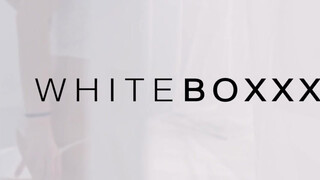 WhiteBoxxx - kicsmellű nőci alaposan megdöngetve
