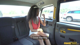 Fake Taxi - Tina Fire a nagy didkós csoki kisasszony