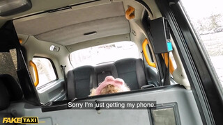 Fake Taxi - Izgató brazil csajszi bekúrva a taxiban