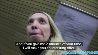 PublicAgent - orosz hölgyemény szilikon csöcsökkel