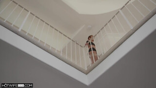 HOTWIFEXXX - Rövid hajú házastárs meghágva
