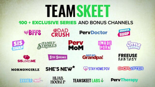 TeamSkeet - Crissy Kay megujjazott kicsike feneke