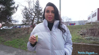 Public Agent - Arish a hatalmas mellű ukrán milf