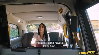 Fake Taxi - Megan Fiore a izgató méretes didkós spiné