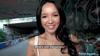 Public Agent - Asia Vargas a bombázó ázsiai csajszi
