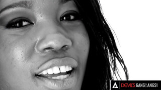 DevilsGangbangs - Mya Mays és a 4 fehér dárda