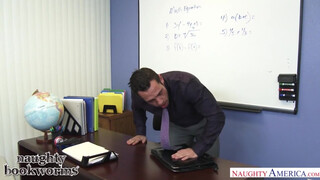 Josie Jagger a tanárral baszik - Naughty America