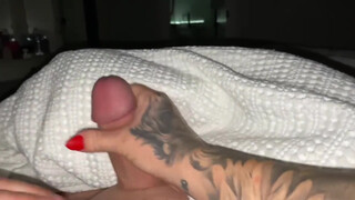 Nova Starr - Férje kicsike faszát kézimunkázza