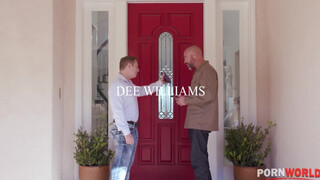 Dee Williams dupla kárót kap