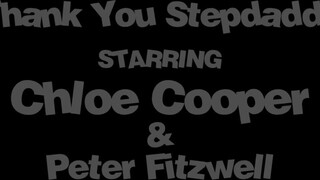 Chloe Cooper a méretes tőgyes háziasszony - MyPervyFamily
