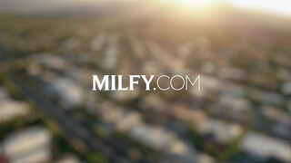 MILFY - Athena és a londiner